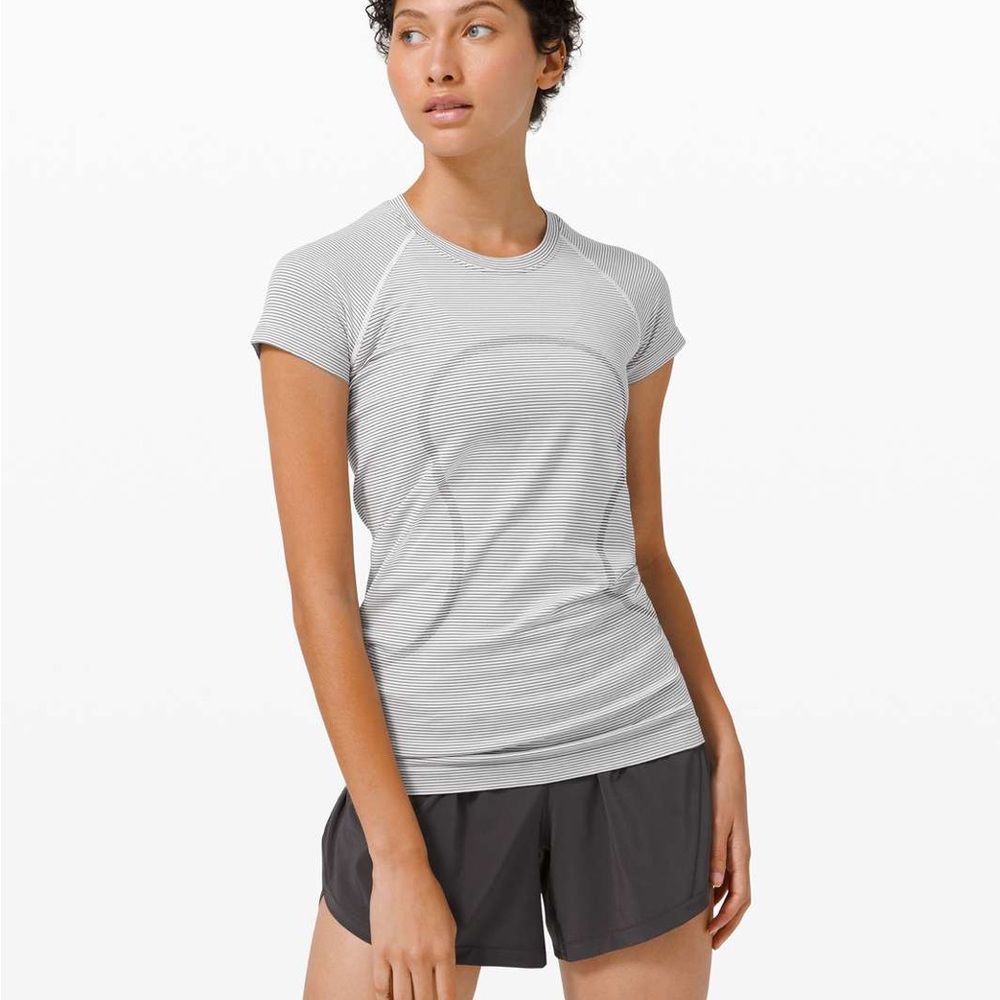 Lululemon swiftly tech short sleeve striped top size 4!